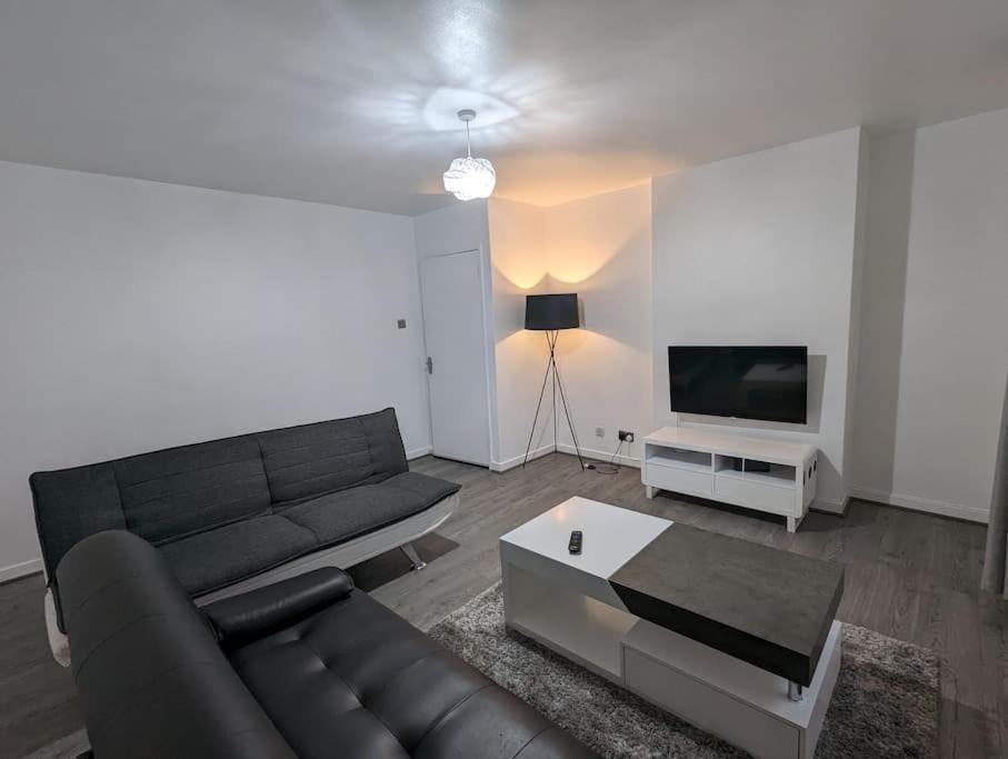 3 Bedroom Apartment Sleeps 8 Edinburgh Exterior photo